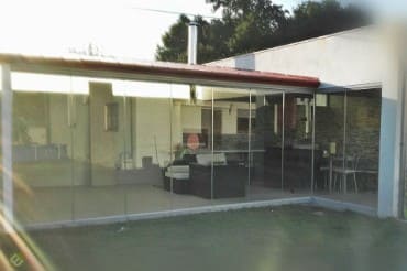 cortinas-de-vidro-terraco-casa-aveiro-img370x246 (1).jpg